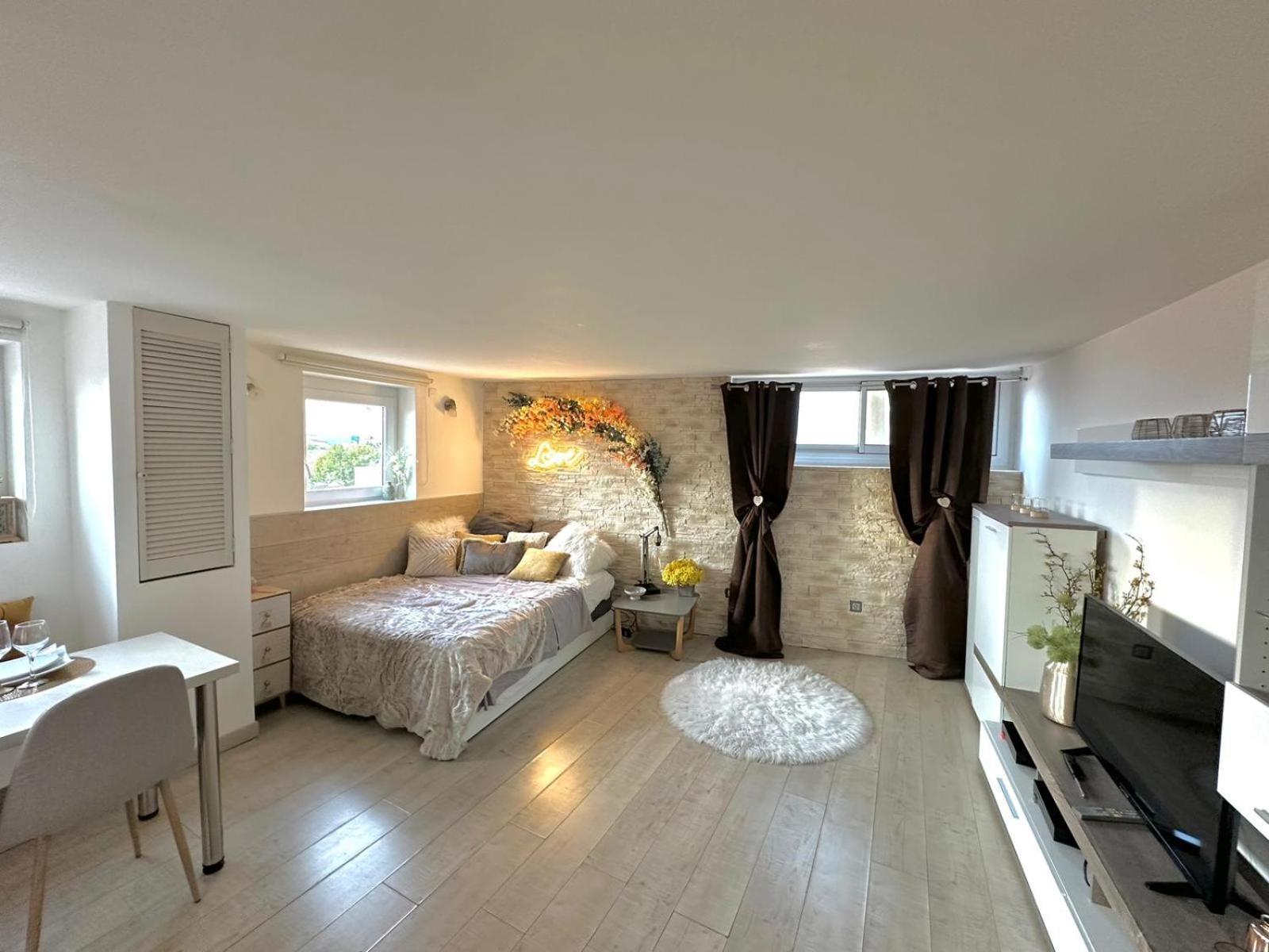 Bulle De Charme Avec Vue Apartment Perpignan Luaran gambar