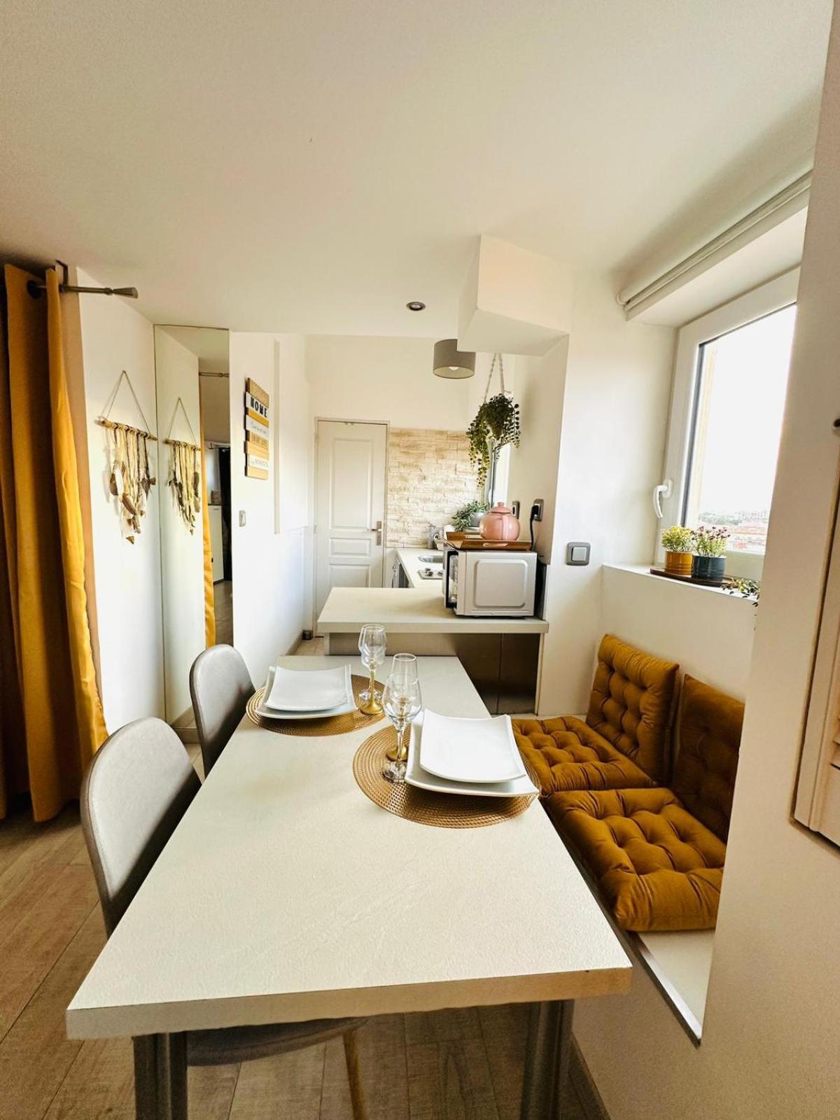 Bulle De Charme Avec Vue Apartment Perpignan Luaran gambar